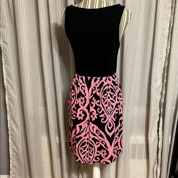 Chic Black and Pink Patterned Dress - Picture 2 of 6